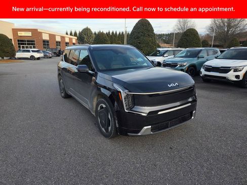 Used 2024 Kia EV9 Land image 7