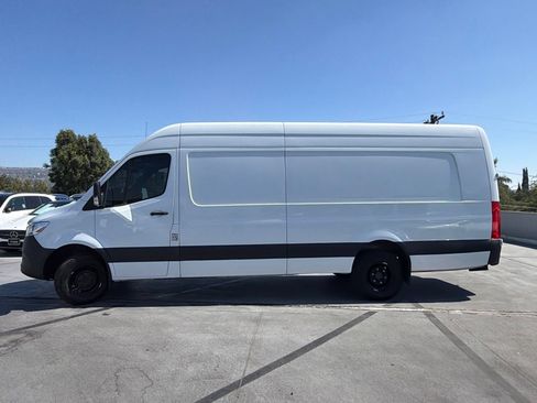 Used 2024 Mercedes-Benz Sprinter 3500 image 6