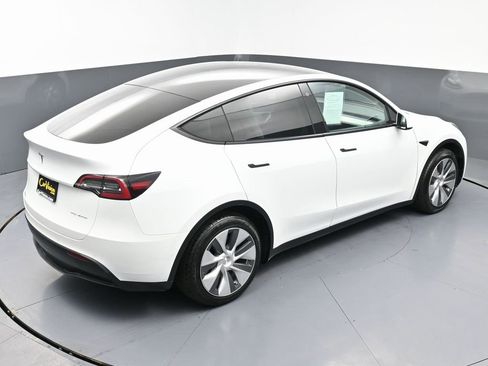 Used 2022 Tesla Model Y Long Range image 48