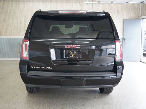 Used 2019 GMC Yukon XL SLT image 8