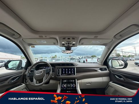 Used 2021 GMC Yukon XL Denali w/ Denali Premium Package RWD image 15
