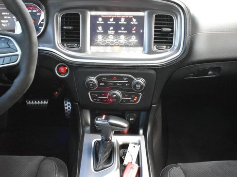 Used 2019 Dodge Charger Scat Pack w/ Dynamics Package RWD image 19