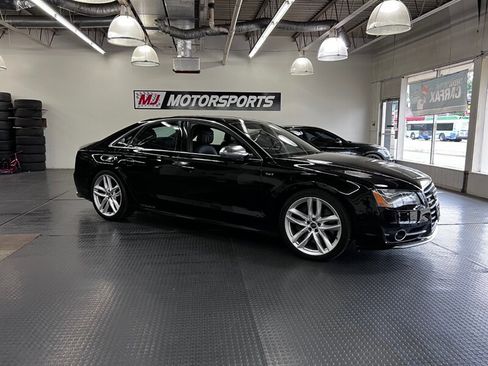 Used 2014 Audi S8 image 10