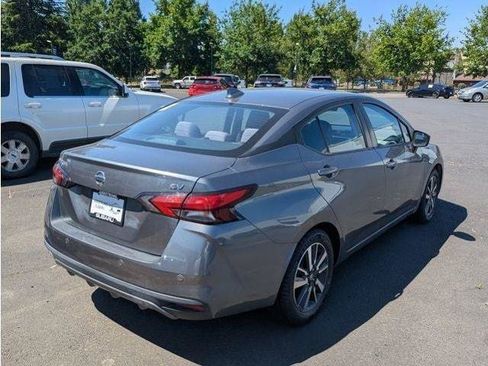 Used 2021 Nissan Versa SV FWD image 37