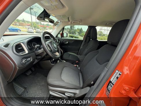 Used 2016 Jeep Renegade Latitude w/ Safety & Security Group AWD/4WD image 4