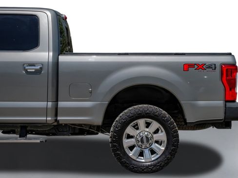 Used 2019 Ford F250 Platinum w/ Platinum Ultimate Package image 11