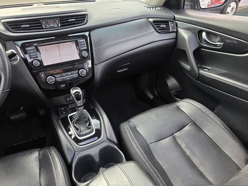 Used 2020 Nissan Rogue SL w/ Premium Package FWD image 19