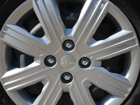 Certified 2023 Kia Rio LX image 17