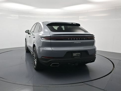 Used 2025 Porsche Cayenne Coupe image 29