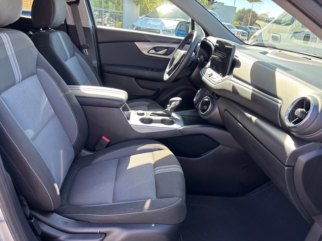 Used 2025 Chevrolet Blazer LT FWD image 29