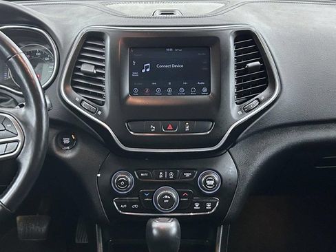 Used 2021 Jeep Cherokee Latitude Plus AWD/4WD image 12