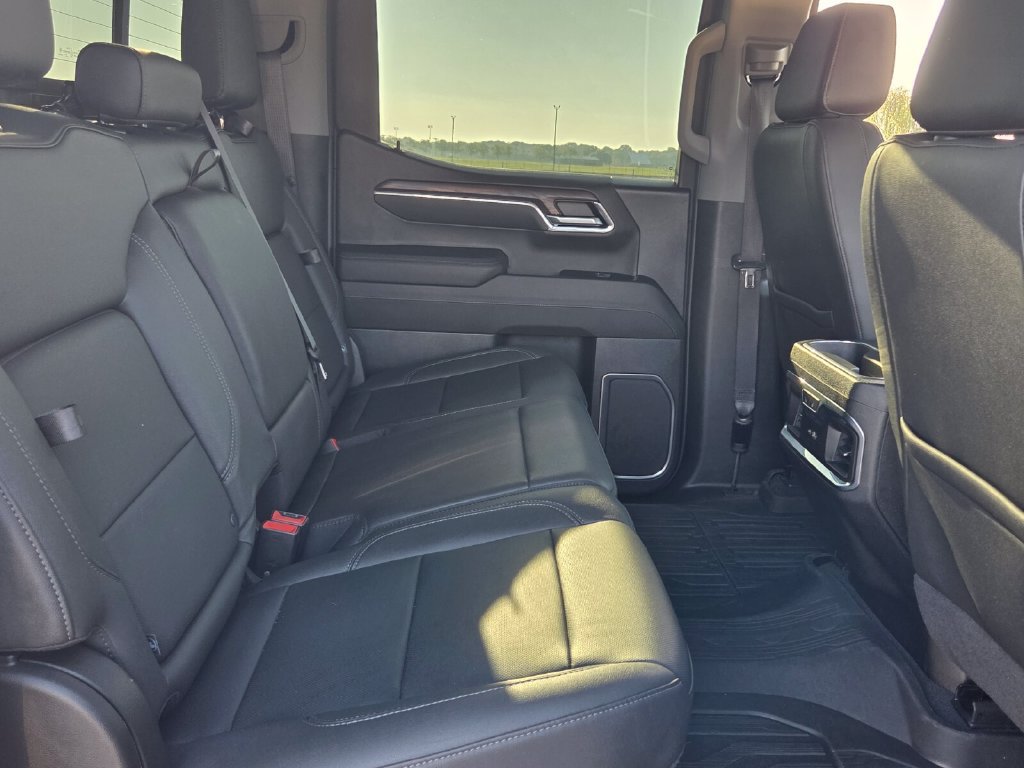 Used 2023 GMC Sierra 1500 SLT w/ SLT Premium Package AWD/4WD image 13