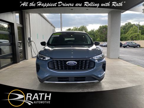 Used 2024 Ford Escape Active FWD image 3