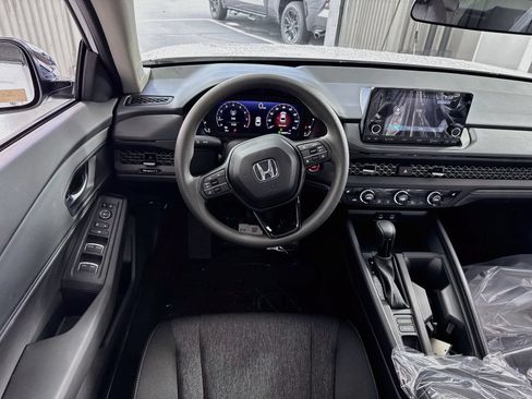 Used 2025 Honda Accord SE image 11