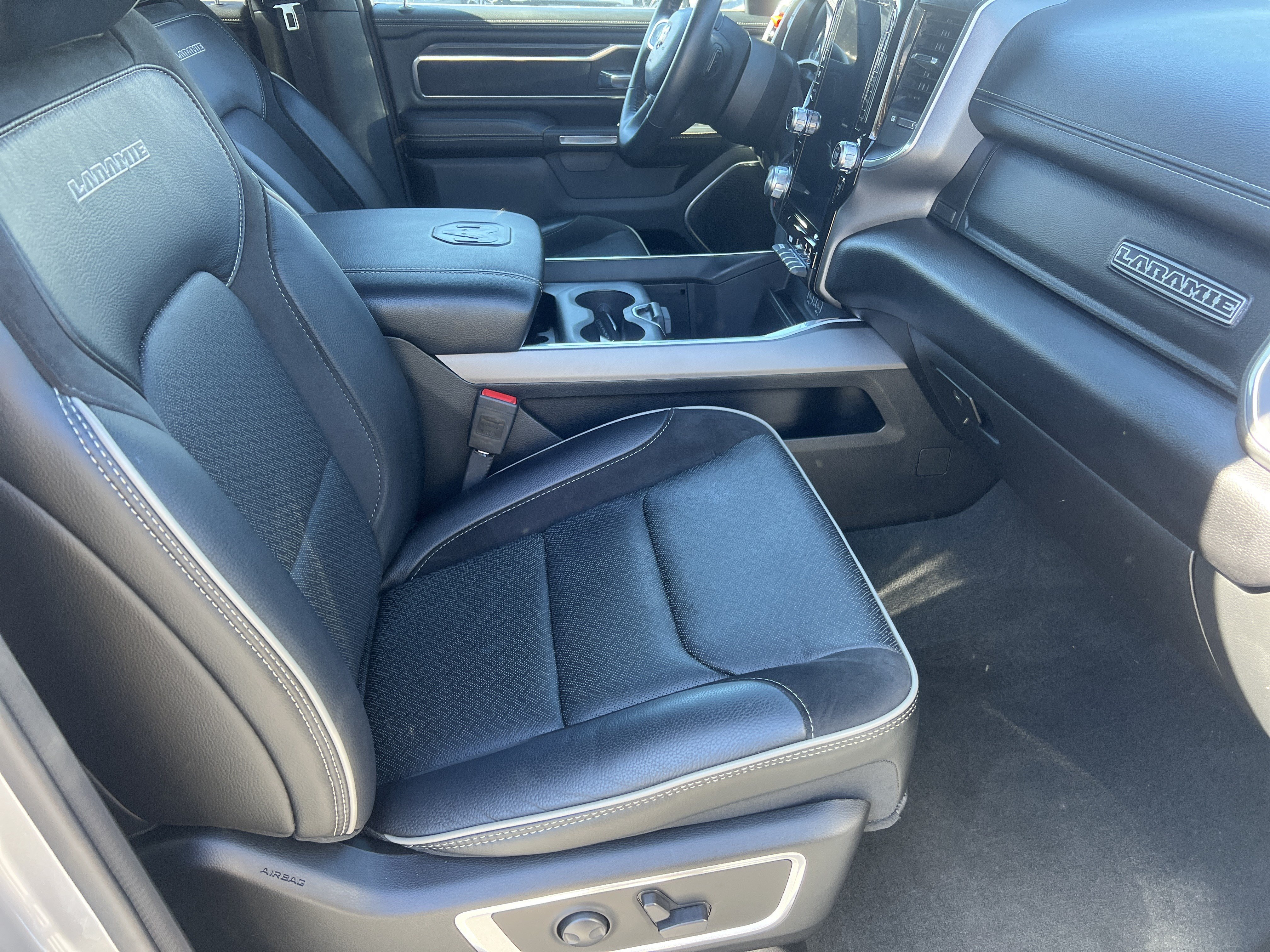 Used 2023 RAM 1500 Laramie AWD/4WD image 17