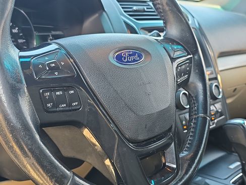 Used 2016 Ford Explorer XLT w/ Equipment Group 202A image 13
