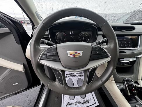 Used 2023 Cadillac XT5 Premium Luxury image 15