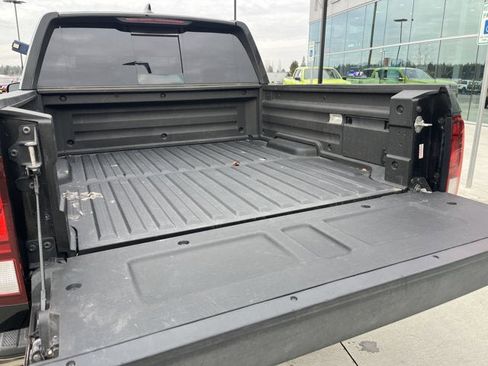 Used 2018 Honda Ridgeline Black Edition image 9