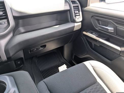 Used 2025 RAM 1500 Warlock AWD/4WD image 18