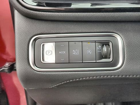 Used 2025 Buick Enclave Preferred w/ Power Package image 18