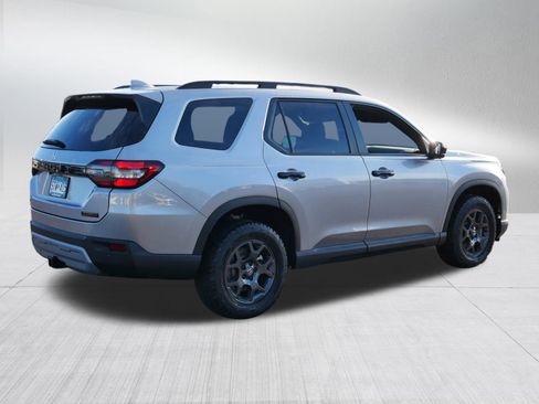 Certified 2025 Honda Pilot TrailSport image 7