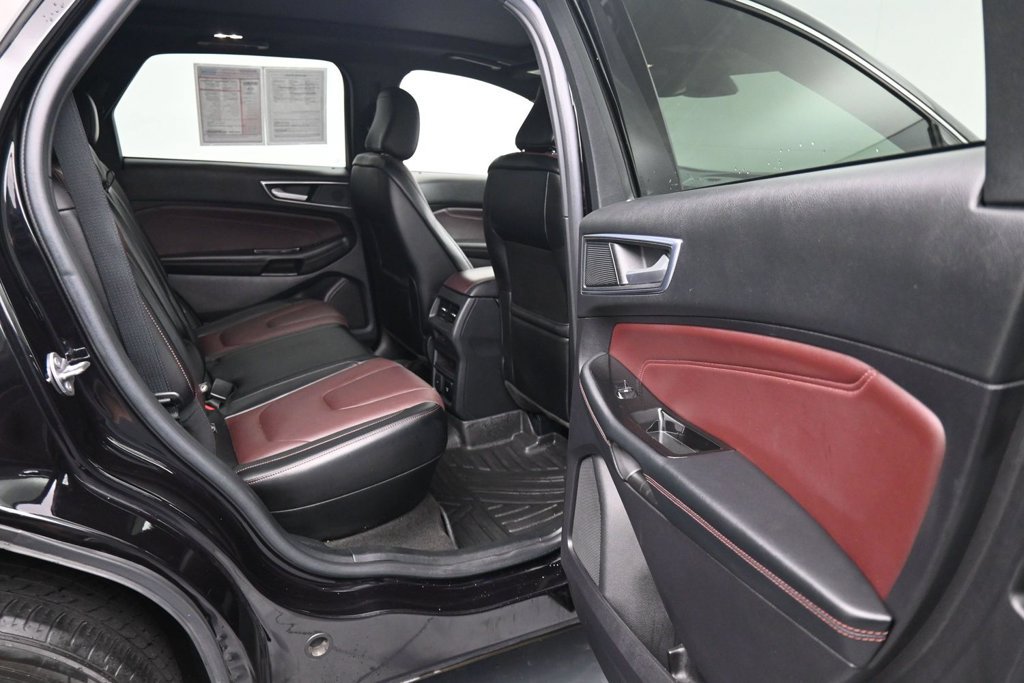 Used 2020 Ford Edge Titanium w/ Equipment Group 301A FWD image 11