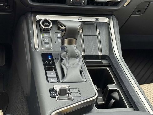 Used 2025 Lexus GX 550 image 20