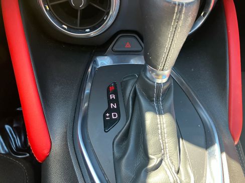 Used 2022 Chevrolet Camaro LT w/ Technology Package image 12