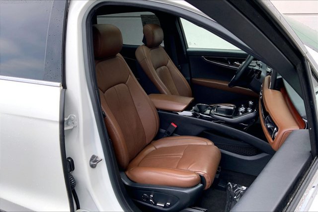 Used 2021 Lincoln Nautilus Reserve w/ Equipment Group 202A AWD/4WD image 6