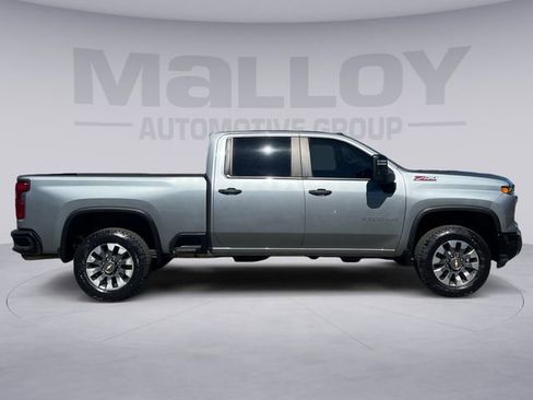 Used 2024 Chevrolet Silverado 2500 Custom w/ Custom Value Package image 6