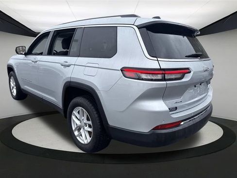 Used 2023 Jeep Grand Cherokee L Laredo image 11