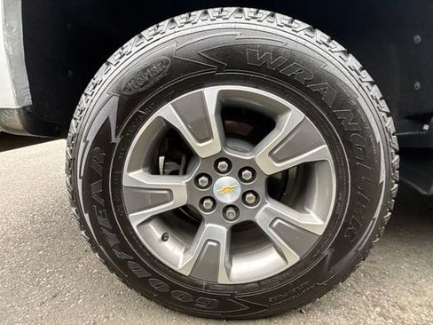 Used 2020 Chevrolet Silverado 1500 LTZ w/ LTZ Plus Package AWD/4WD image 11