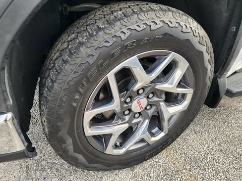 Used 2023 GMC Sierra 1500 SLT AWD/4WD image 9