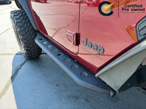 Certified 2021 Jeep Wrangler Sport AWD/4WD image 10
