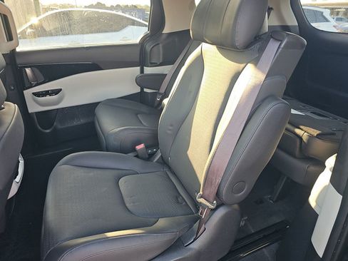 Used 2023 Kia Carnival SX Prestige FWD image 7