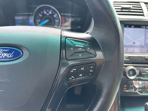 Used 2017 Ford Explorer XLT w/ Equipment Group 202A FWD image 49