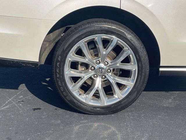 Used 2018 Ford Expedition Limited w/ Equipment Group 302A RWD image 9