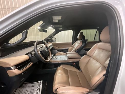Used 2025 Lincoln Navigator Black Label AWD/4WD image 9