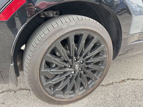 Used 2025 Hyundai Santa Fe Calligraphy image 5