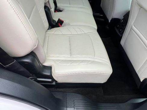 Used 2018 Ford Explorer Platinum AWD/4WD image 51