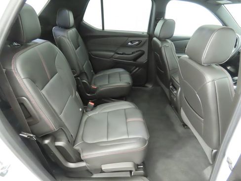 Used 2023 Chevrolet Traverse RS w/ LPO, Roadside Safety Package image 22