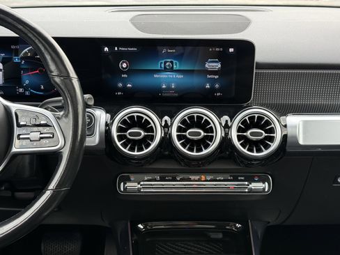 Used 2020 Mercedes-Benz GLB 250 4MATIC image 21