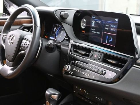Certified 2022 Lexus ES 350 w/ Premium Package FWD image 39