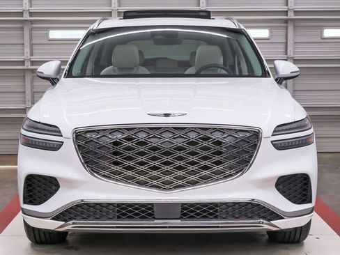 Certified 2026 Genesis GV70 2.5T Select AWD/4WD image 4