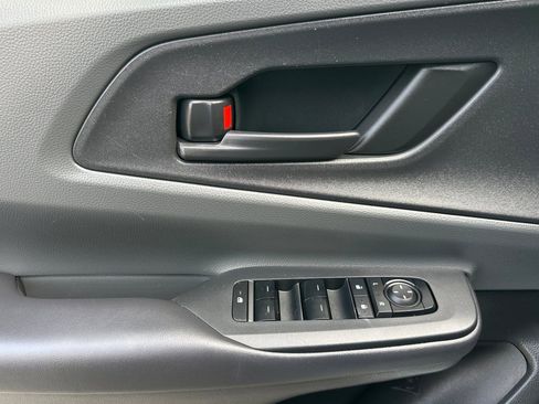 Used 2023 Toyota Prius LE image 11