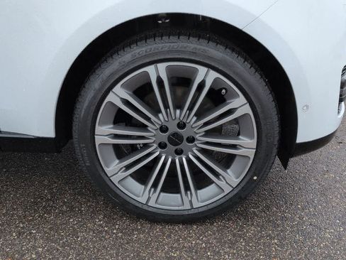 New 2026 Land Rover Range Rover SE image 13