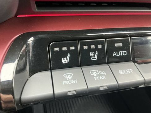 Certified 2024 Toyota Prius Prime Premium FWD image 21