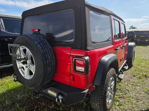 Used 2018 Jeep Wrangler Unlimited Sport S AWD/4WD image 2