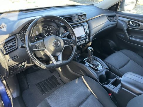 Used 2019 Nissan Rogue SV w/ Premium Package image 9