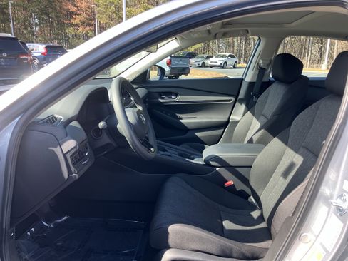 Used 2025 Honda Accord SE image 16